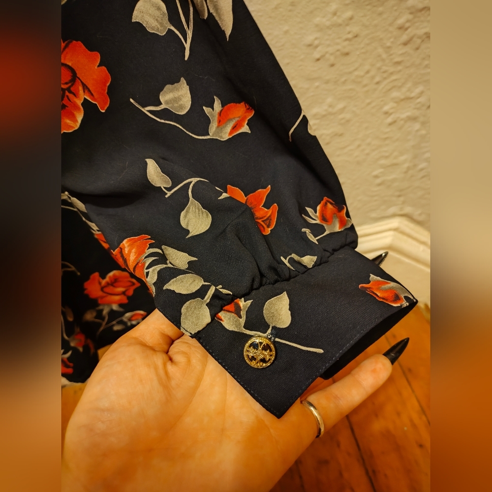 Rose Pattern Navy Blouse - Picture 2 of 7